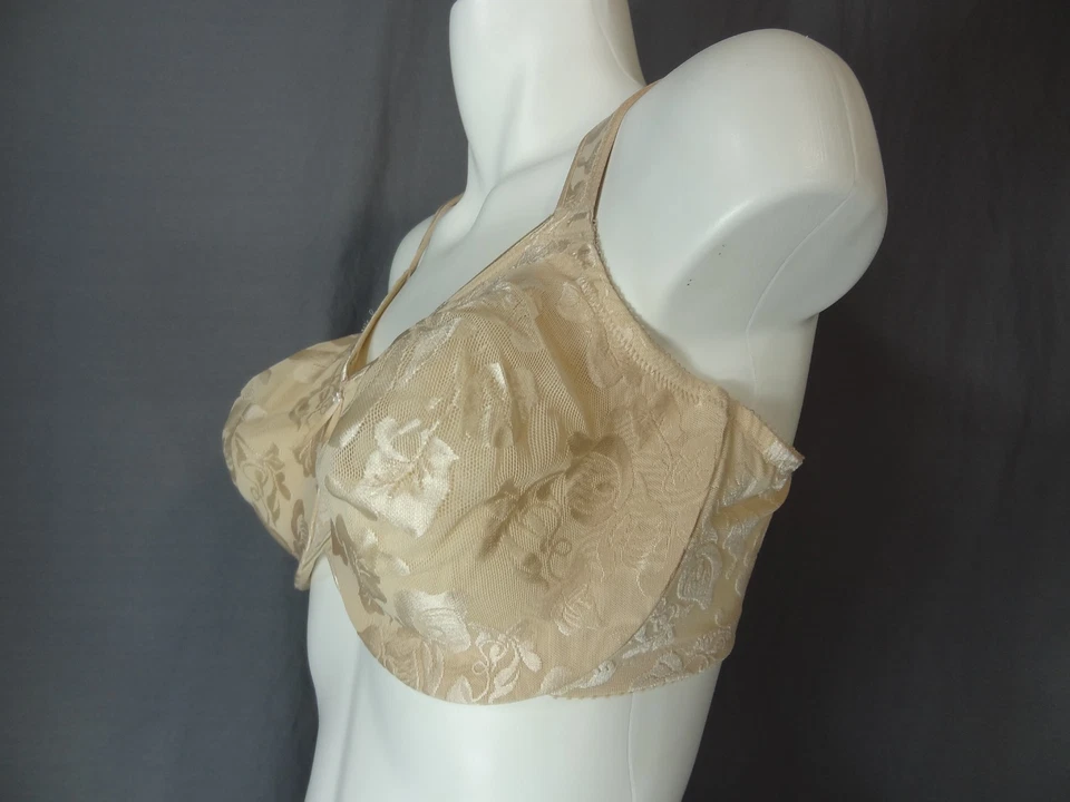 Sujetador Wacoal 85567 con aros sin forro Avareness cobertura completa talla 40DD desnudo Foto 3 de 4