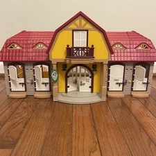 Playmobil 5221 Equestrian Stable Horse Farm Playset Foal Country