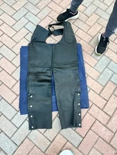 Chaparreras de Cuero Negro Liso / Chaps de Equitación con Broches - Vintage