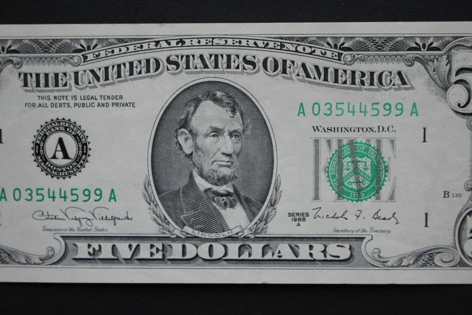 1988 A $5 Boston Federal Reserve Note/F-1980A/uncirculated/FREE SHIPPING! - Image 3 of 4