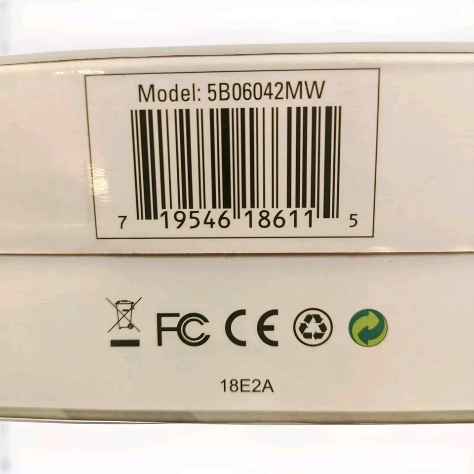 PlayStation 4 Chat Adjustable Headset PS4 Gaming Headphones, model #5B06042MW - Image 3 of 4