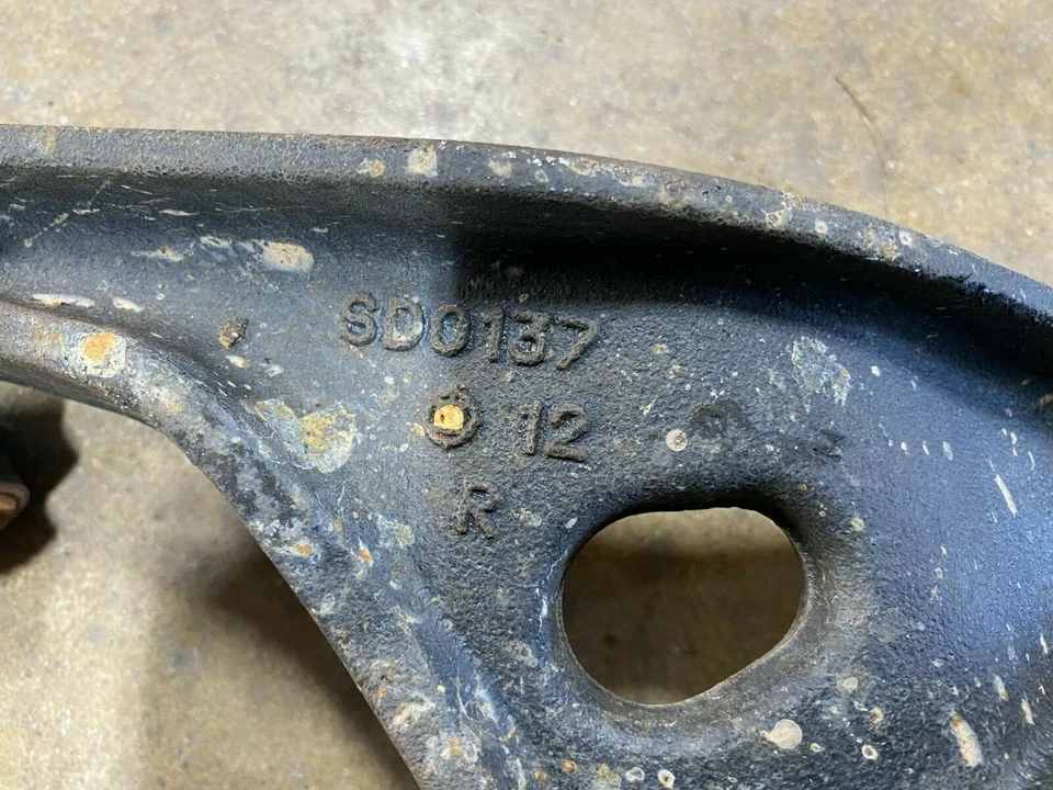 Оригинальный задний правосторонний верхний кронштейн рычага управления 2016 Scion FR-S RS 2.0 6828 - Изображение 4 из 4