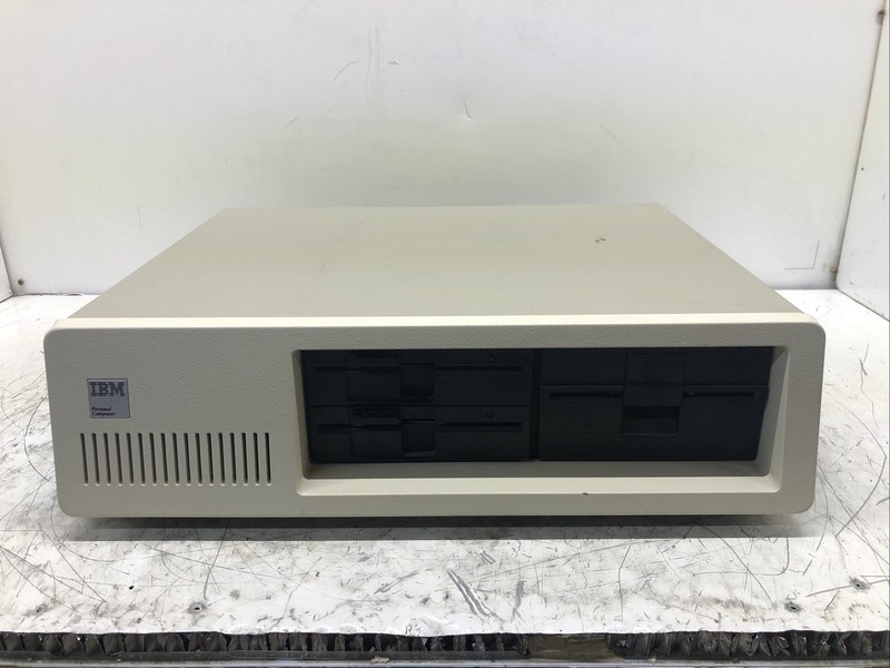 NONFUNCTIONAL Vintage IBM PC 5150 FOR PARTS -- READ DESCRIPTION