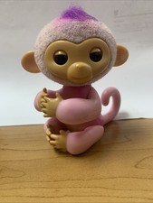 Fingerlings 2023 Interactive Baby Monkey Pink Reacts to Touch Works Great Sh6
