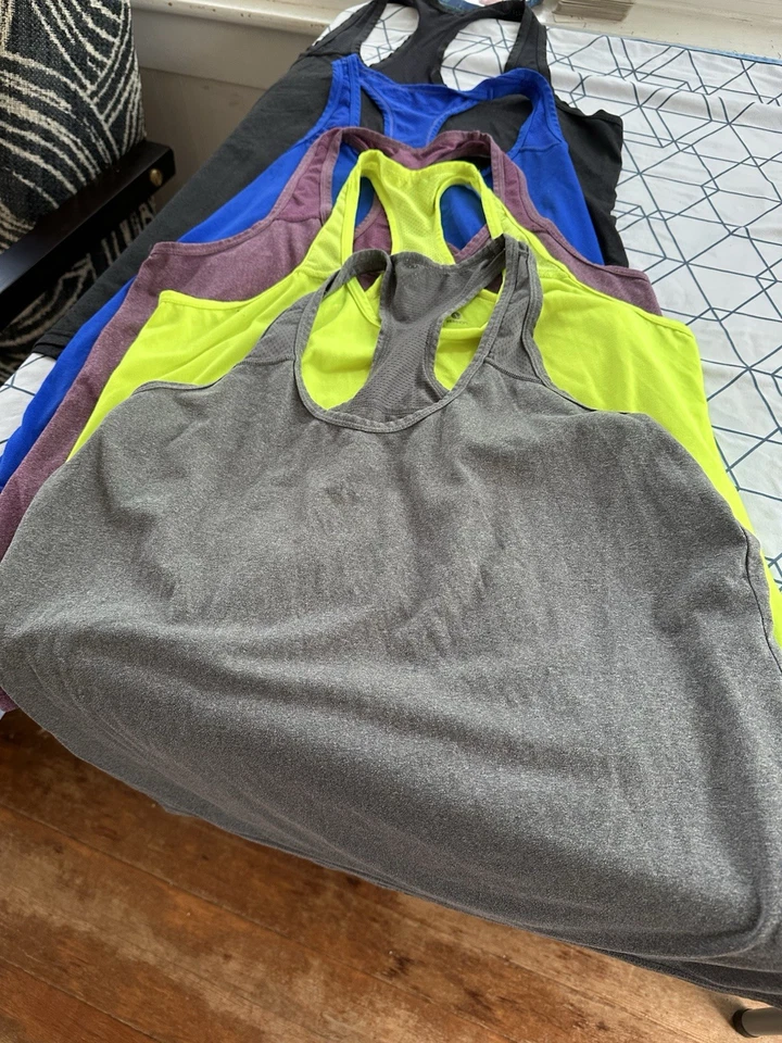 Lote grande (5) tanques de entrenamiento para mujer Xersion mediano Foto 2 de 4