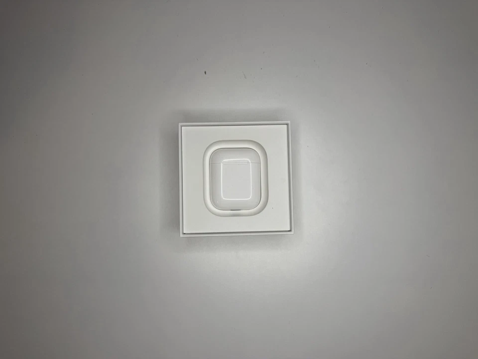 Apple AirPods 2. Generation mit Ladecase - Weiß - Bild 3 von 4