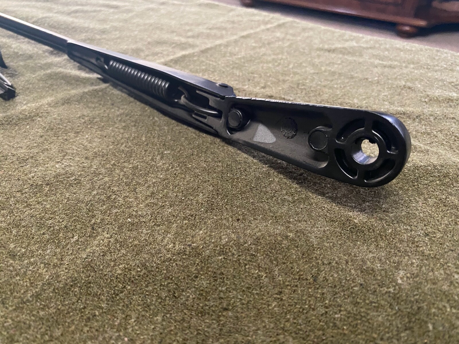 VW 9810 Beetle Windshield Wiper Arm and blade 1c1955409a drivers side