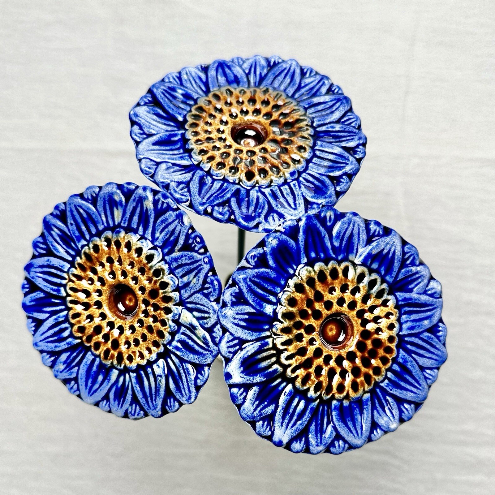 3 Tournesols Bleus d'Art en Céramique Fleur Artificielle de Prestige 9cm