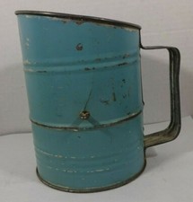 c1930s-40s Blue Metal 3-Cup Flour Sifter 5 5//8"
