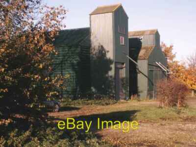 Foto 6x4 Wirtschaftsgebäude auf Pfarrhaus Farm Heydon\/TL4340 Getreidetrocknung und um 2006