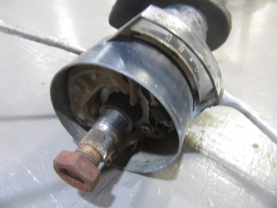 1965 年林肯大陆内部转向柱变速器总成饰边 — 第 3/3 张图片