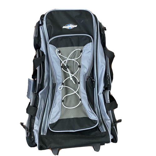 Destinations 30-Inch Multi-Pocket 