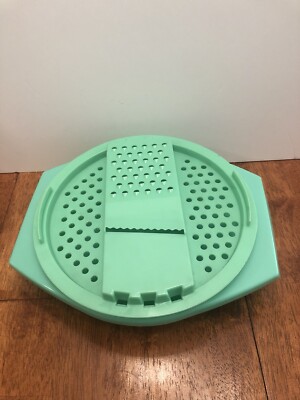 Vintage TUPPERWARE #786-9 Green Grater Bowl w/lid And Grater 2 piece Set