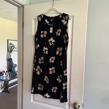 NWT. Tommy Hilfiger Navy Blue With Tan Floral Print. Size 14