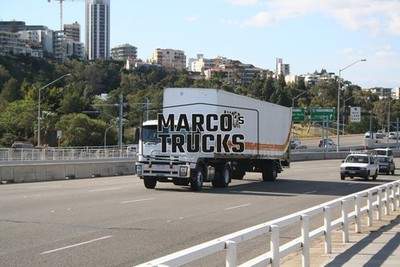 LKW Foto Isuzu GIGA Kofferauflieger Australien weiß AMCOR #g6ph