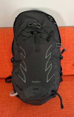 Osprey Talon 22 Men s Hiking Backpack   Stealth Black L/XL   Lightweight Daypack