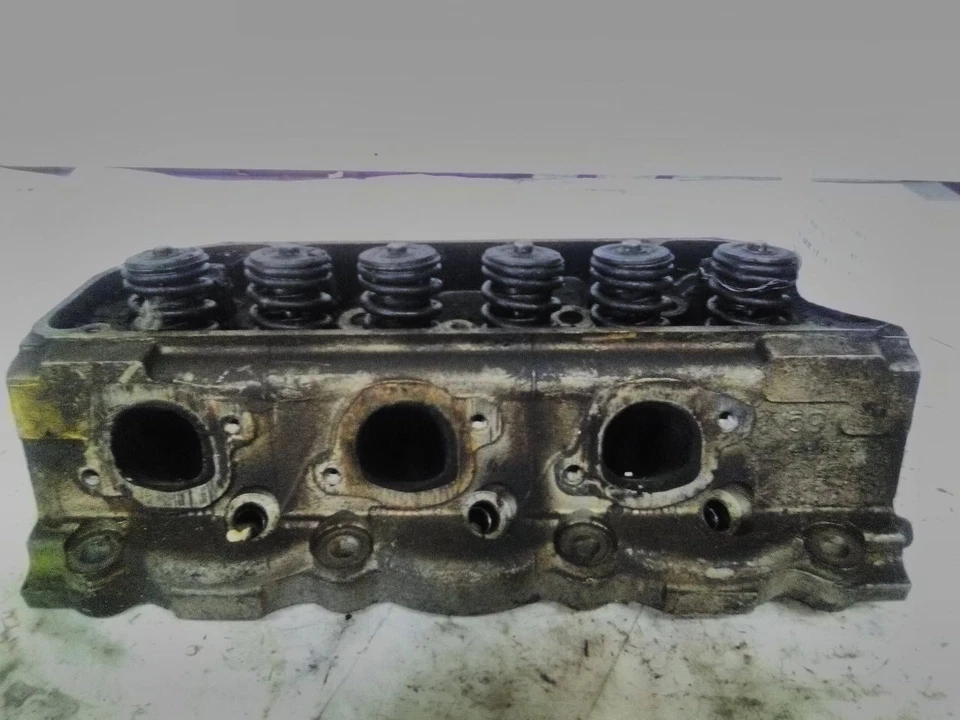 1983 年福特雷鸟气缸盖 6-232 3.8 升 — 第 2/3 张图片