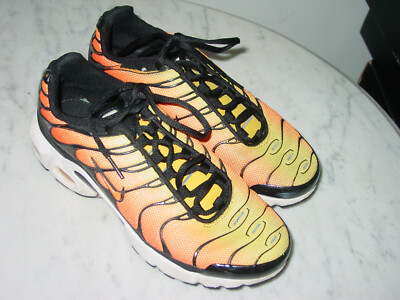 NIKE★AIR MAX PLUS SUNSET★BRIGHT CERAMIC AND TOUR YELLOW Nike Air Max Plus 'Bright Ceramic/Tour Yellow' (HF0552-001