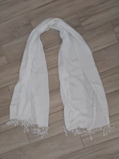 White 100% Viscose Woven Fringed Oblong Shawl Scarf.     Size 67x29