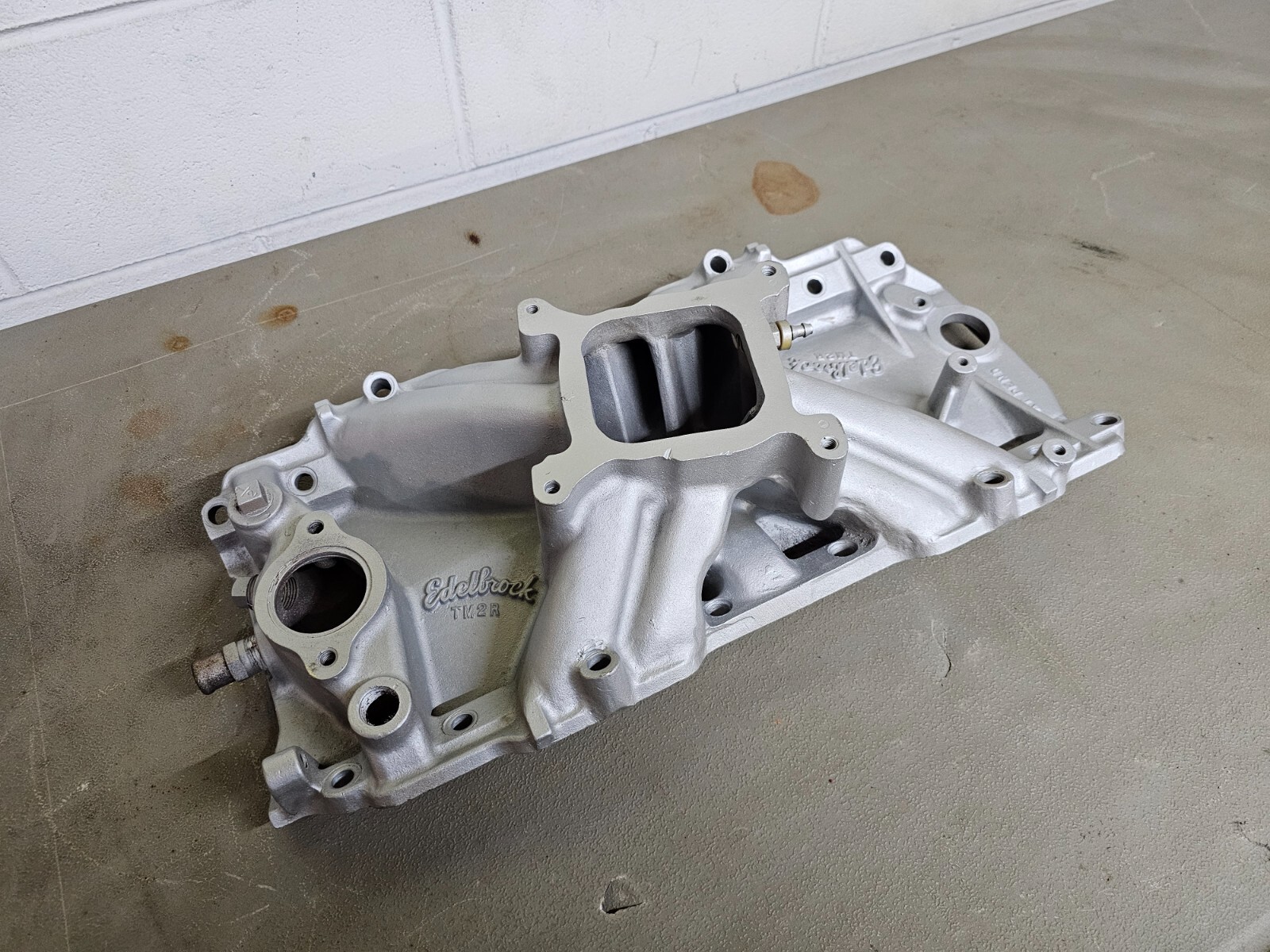 edelbrock intake manifold bbc TM2R eBay