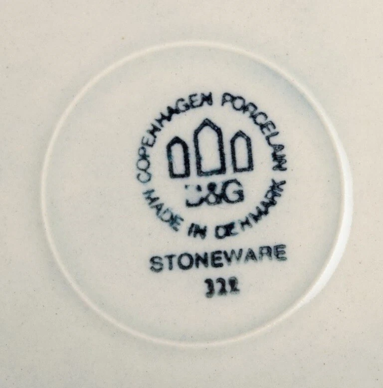 Bing & Grøndahl "Colombia". Set di sette piatti profondi in gres. - Immagine 4 di 4