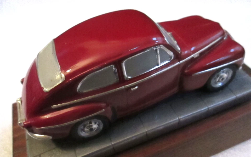 unique red pewter-model VOLVO PV544 1965 1/43 "20 YEARS VOLVO-CLUB GERMANY 1998" - Image 3 of 4