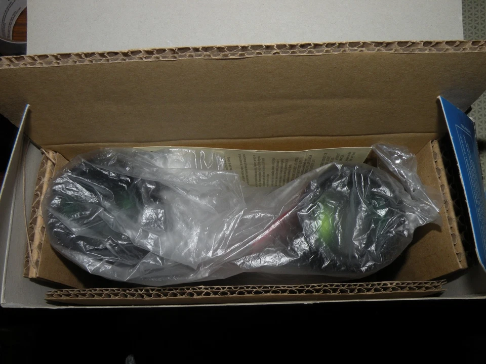 Minolta Activa 8x40 WP.FP 8.2 Degree Fully Multi Coated Wide Angle Binocular - Image 4 of 4