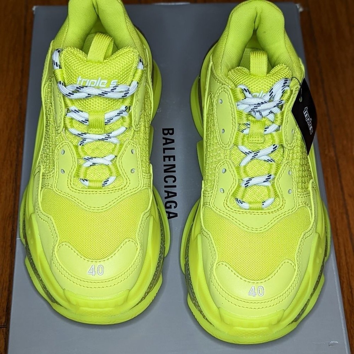 BALENCIAGA TRIPLE S 【新品.未使用】40 イエロー Balenciaga Triple S Neon Yellow Sneaker Women's 10 US 40 EU