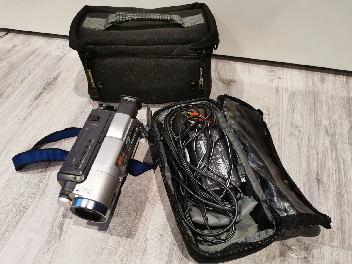 SONY　CCD-TRV86　Hi8　Handycam　8mm対応セット SONY CCD-TR748E Hi8 Tape Digital Video Camera HANDYCAM Complete