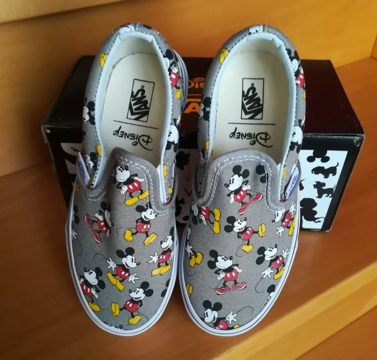 Scarpe tipo hotsell vans senza lacci