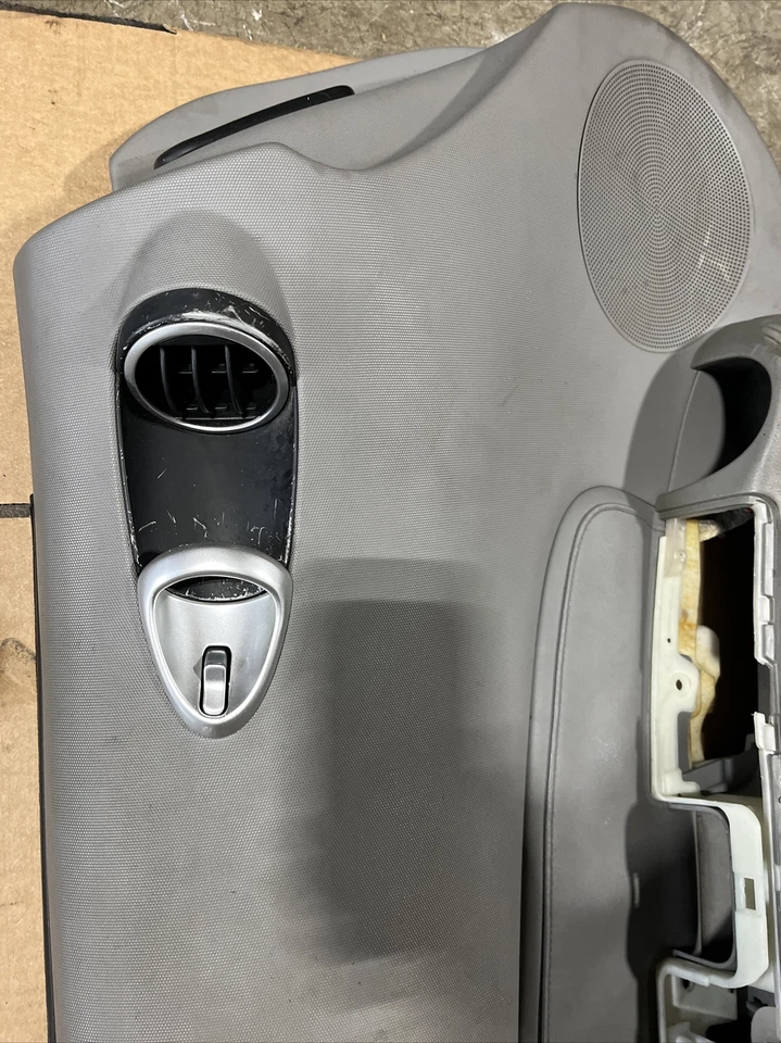 Nissan 350z 2006 08 OEM conductor puerta lateral izquierda panel de tarjeta gris Foto 3 de 4