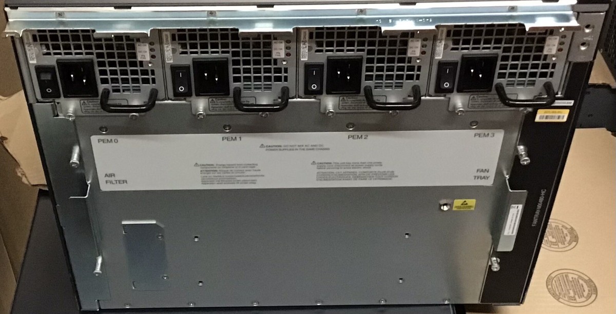 Juniper EX9208 EX9200 Chassis 2x EX9200-40F-M, 2x EX9200-10XS-MIC