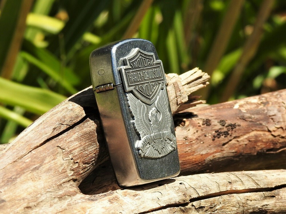 Zippo Lighter - Harley Davidson Made in USA BLU - Bar and Zippo Lighter - Harley Davidson Made in USA BLU - Bar and