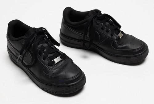 solid black air force ones