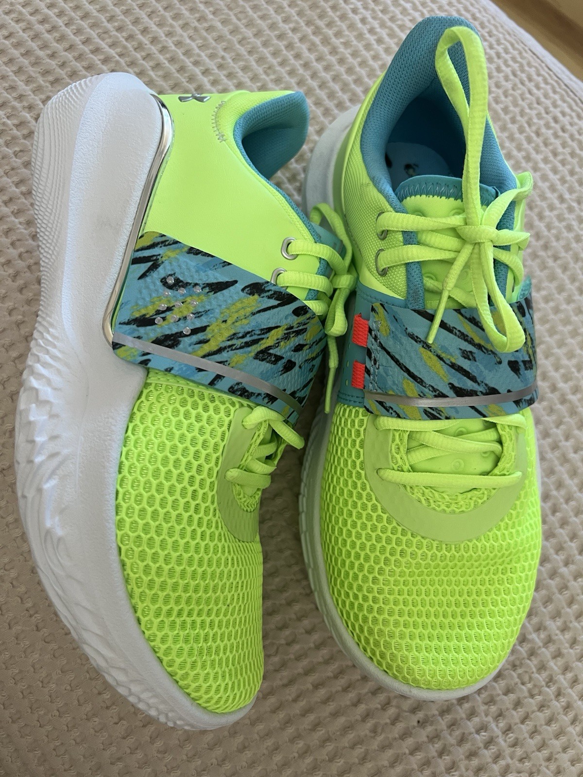 Under Armour Flow FUTR X Men's Basketball Shoes Yellow Blue White Mesh Low Top thumbnail 2