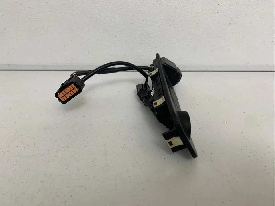 ✅OEM 2015-2017 Hyundai Sonata Trunk Decklid Rear View Backup Camera 95760-C1000 - Image 3 of 4