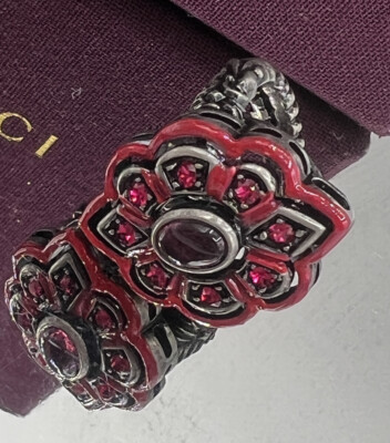 GUCCI　グッチ　クリスタル フラワーリング　レッド NWB Authentic GUCCI Red Crystal Ring Gucci Flower Ring Made In