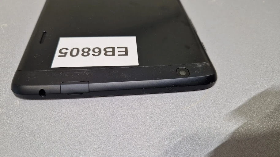 LG-V500 Tablet Wi-Fi Ohne Ladegerät Nicht Funktionierend Für Teile Schwarz - Bild 4 von 4