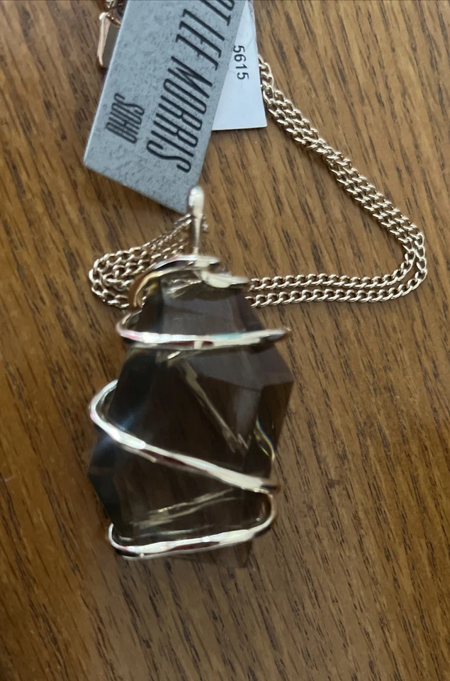 Collar Robert Lee Morris SOHO Art Deco Dorado Con Piedra Grande Marrón Foto 3 de 4