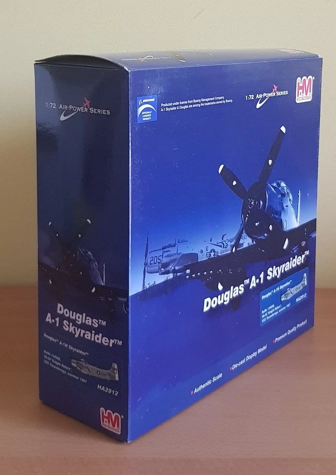 Douglas A-1H Skyraider USN VA-52 Knight Riders Vietnam, Hobby Master 1/72 HA2912 Foto 3 de 4