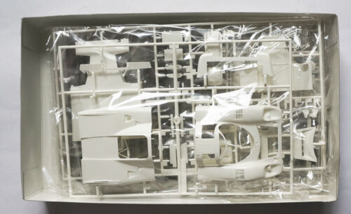 FUJIMI 1/24 Porsche 917K 1971 Le Mans winner Martini No.22 RS-88 scale model kit - Picture 3 of 8