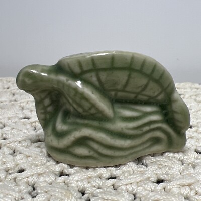 Vintage Wade Whimsies Green Sea Turtle Endangered Animal Series Red Rose Tea