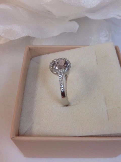 anello donna argento 925% anallergico rodiato solitario zircone viola bianchi 16 - Immagine 4 di 4