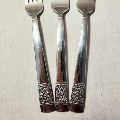 Reed & Barton HARVEST BOUQUET Stainless 3 Dinner Forks 18/10 Glossy Flatware - Picture 2 of 3