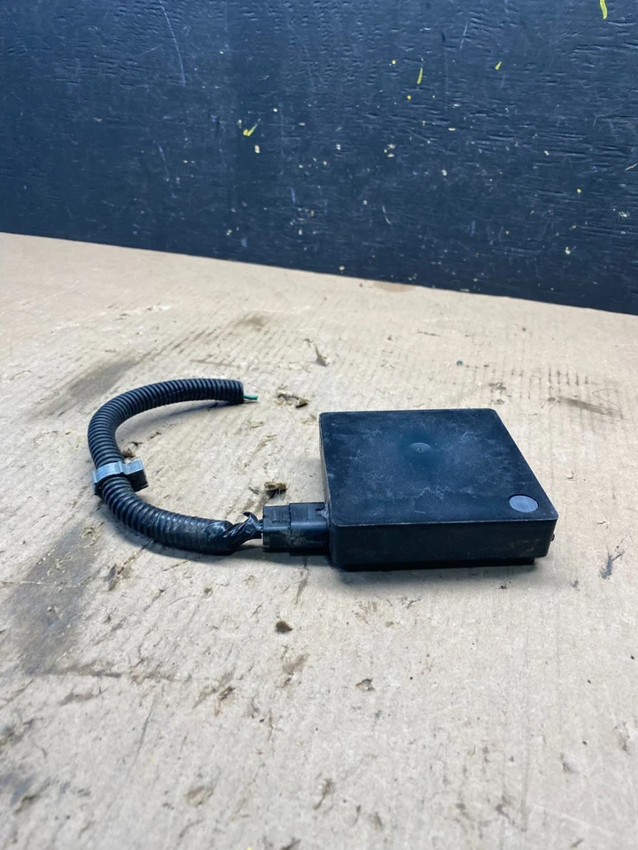 2007 - 2009 Cadillac Escalade ESV Blind Spot Sensor Module 20823460 OEM Q9220 DG - Image 4 of 4