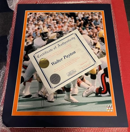 WALTER PAYTON autographed 16"x 20" Matted COLOR PHOTO signed Chicago Bears