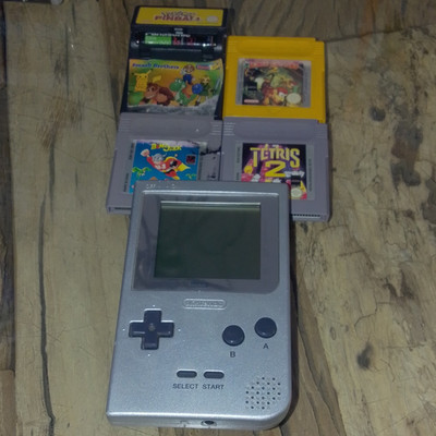 Nintendo Game Boy Pocket Handheld-Konsole Silber Plus 4 Spiele