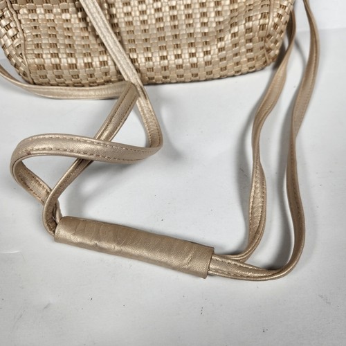 VTG SHARIF Leather White Basket Weave Tote Shoulder Bag Metallic Snap - Picture 7 of 7