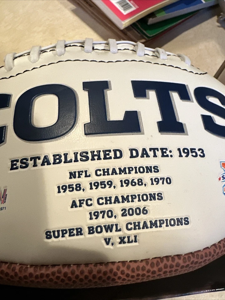 印第安纳波利斯科尔斯全尺寸亲笔签名美式橄榄球,授权,新托尼·贝内特 — 第 4/4 张图片