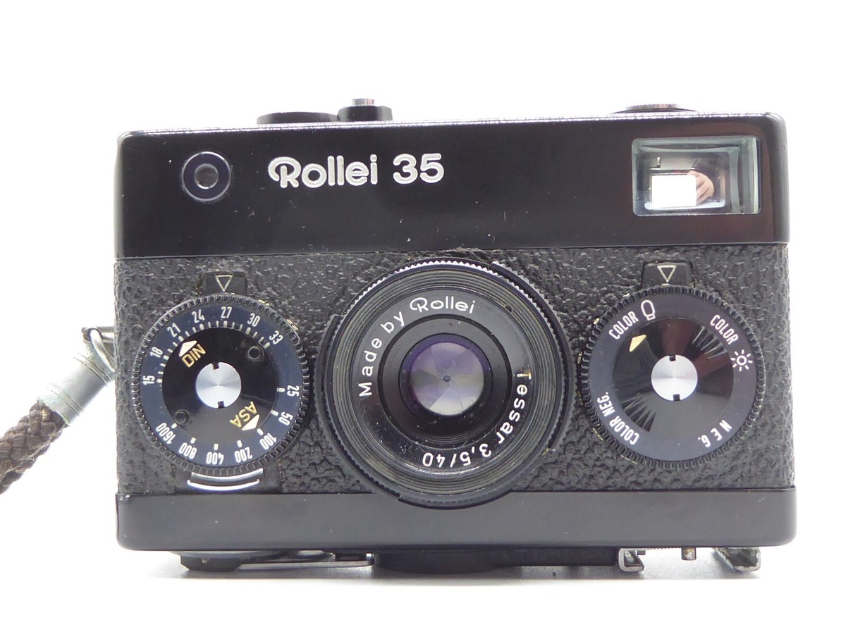Rollei 35 FILM CAMERA w⁄ Tessar 40mm F⁄3.5 Lens & Original Case